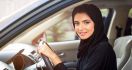 24 Juni, Wanita Arab Resmi Bebas Nyetir Mobil dan Motor - JPNN.com