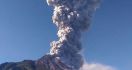 Gunung Merapi Meletus, Masyarakat Diminta Tenang - JPNN.com