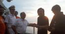 Menikmati Senja Menuju Pulau Edam Bersama Ari Lasso - JPNN.com