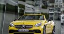 Warna Kuning Jadi Pesan Kuat Mercedes AMG SLC Final Edition - JPNN.com