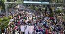  Massa Aksi Bergerak ke MK, Orator: Terdepan Insyaallah dapat Pahala Paling Besar - JPNN.com