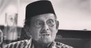 Unggah Foto BJ Habibie, Iwan Fals: Selamat Jalan, Pak - JPNN.com