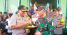 So Sweet HUT TNI, Dandim Dapat Kejutan dari Kapolres - JPNN.com