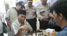 Saking Hobi Sama Catur, Ustaz HNW pun Bikin Turnamen di Jakarta Selatan - JPNN.com