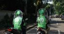 Gojek Mulai Uji Coba Pemasangan Sekat Pada Sepeda Motor, Nih Fotonya - JPNN.com