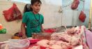 Kebijakan PPKM Bikin Pedagang Ayam di Pasar Tradisional Menjerit - JPNN.com