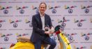 Vespa Primavera Edisi Sean Wotherspoon Meluncur di Indonesia, Harganya Rp85 Juta - JPNN.com