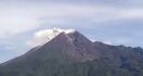 Awan Panas Gunung Merapi Meluncur ke Hulu Kali Krasak - JPNN.com