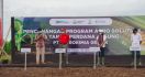 Luncurkan Program Agro Solution di Lombok Timur, Petrokimia Gresik Tanam Jagung Perdananya - JPNN.com