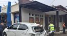 Mobil Dinas Bupati Tasikmalaya Terlibat Tabrakan - JPNN.com