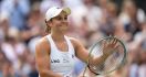 Jadi Juara Wimbledon 2021, Ashleigh Barty Menangis Lalu Memanjat Tribune - JPNN.com