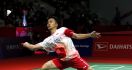 Publik Istora Terdiam, Ginting Tersungkur di Depan Axelsen - JPNN.com