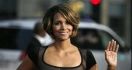 Halle Berry Bingung Pilih Suami - JPNN.com