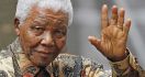 Ulang Tahun ke-95 Mandela Dirayakan di Rumah Sakit - JPNN.com