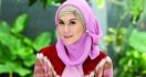 Marini Zumarnis Berinovasi dengan Hijab - JPNN.com