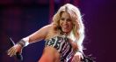 Di Video Klip 'La La La', Shakira Ajak Bintang Barca Bergoyang - JPNN.com