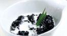 Mengolah Ketan Hitam Menjadi Bubur - JPNN.com