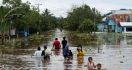 Hujan 30 Menit, Dua Lokasi Banjir - JPNN.com