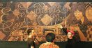 Kreatif! Bikin Mural dari 21 Kg Biji Kopi, Begini Hasilnya - JPNN.com