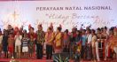 Keseleo Beberapa Kali, Jokowi Tetap Disambut Riuh Ribuan Undangan - JPNN.com