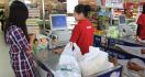 MENGEJUTKAN! Hasil Survei tentang Kantong Plastik Berbayar - JPNN.com