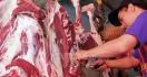 Pedagang Daging Lawan Keputusan Pemerintah - JPNN.com
