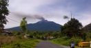 Lihat nih Gunung Kerinci, Waspadai Binatang Buas - JPNN.com