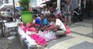 Ramadan, Pedagang Bunga Sekar Kipas-Kipas Duit - JPNN.com