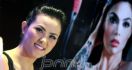 Angel Lelga, Cuek Ketularan Bintang Porno - JPNN.com