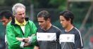 Riedl Tekan Pemain Persema - JPNN.com