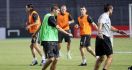 Gerrard Pimpin Latihan di GBK - JPNN.com