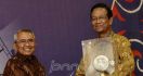 Sultan Hamengkubuwono X Terima Penghargaan dari Menteri PU - JPNN.com