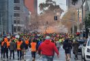 Pekerja Konstruksi Melbourne Menggelar Unjuk Rasa Menentang Aturan Pembatasan COVID-19 dan Vaksinasi - JPNN.com