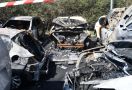 Baterai Kendaraan Listrik Picu Kebakaran di Bandara, Lima Mobil Hancur - JPNN.com