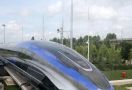 Dunia Hari Ini: Tiongkok Uji Coba Kereta Cepat Terbaru, Incar Kecepatan 4.000km per jam - JPNN.com