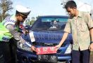 Kendaraan Pelat Merah Tak Kena Aturan Ganjil-Genap? - JPNN.com