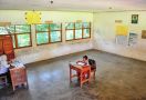 Sarjana Pendidikan Membeludak, Honorer Sengsara, kok Impor Guru? - JPNN.com