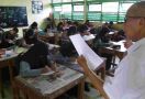 SMA/SMK Diurus Provinsi, Gaji Guru Honorer Belum Pasti - JPNN.com