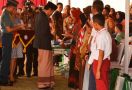Pakai Sarung jadi Viral, Pak Jokowi Bilang Begini - JPNN.com