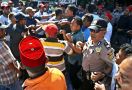 Kupiah Mirah Picu Bentrokan Massa Pendukung Paslon - JPNN.com