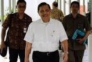 Luhut Panjaitan Usul Beli Kapal Besar untuk Amankan Laut Indonesia - JPNN.com
