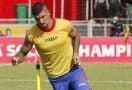Arthur Cunha Didenda dan Dilarang Main Satu Pertandingan Liga 1 2020 - JPNN.com