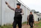 Lapas Rusuh, Polisi Bersenjata Dikerahkan - JPNN.com