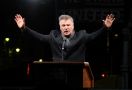 5 Karakter Paling Kocak yang Diperankan Alec Baldwin - JPNN.com