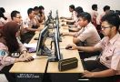 Hanya 10 Persen Lulusan SMK Lanjut Kuliah - JPNN.com