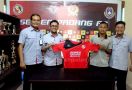 Syamsul Bahri Resmi Gabung Semen Padang FC - JPNN.com