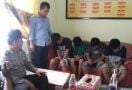 Duh, Tiga Pelajar Ini Ditangkap Tengah Asyik Pesta Sabu - JPNN.com