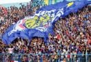 Raih Kemenangan Perdana setelah Kalahkan Persikabo, Pemain Arema FC Sujud Syukur - JPNN.com