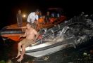 Speedboat Terbakar, Seorang Pejabat Melompat ke Laut - JPNN.com