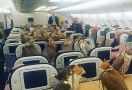 Lihat! Di Kabin Pesawat, 80 Elang jadi Penumpang - JPNN.com